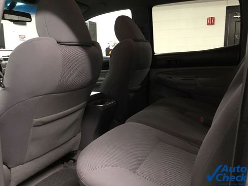 Used 2011 Toyota Tacoma 4x4 Double Cab w/ TRD Sport Pkg image 25