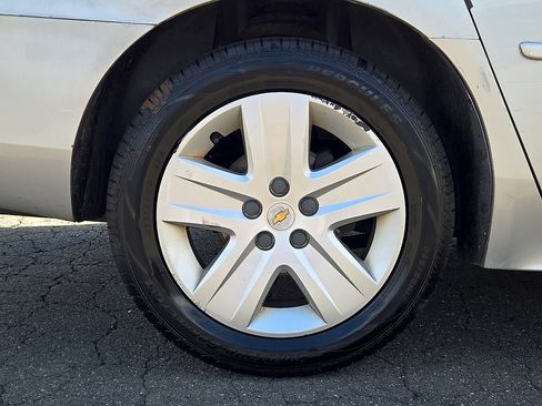 Used 2011 Chevrolet Impala LS FWD image 11