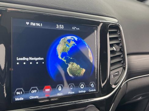 Used 2022 Jeep Grand Cherokee Limited image 13