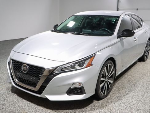 Used 2021 Nissan Altima 2.5 SR FWD image 29