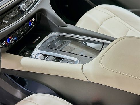 Used 2023 Buick Enclave Premium image 17