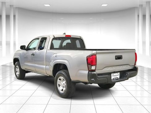 Used 2019 Toyota Tacoma SR image 3