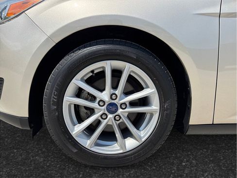 Used 2017 Ford Focus SE FWD image 12