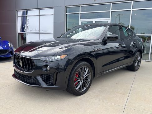 Used 2023 Maserati Levante Modena AWD/4WD image 3