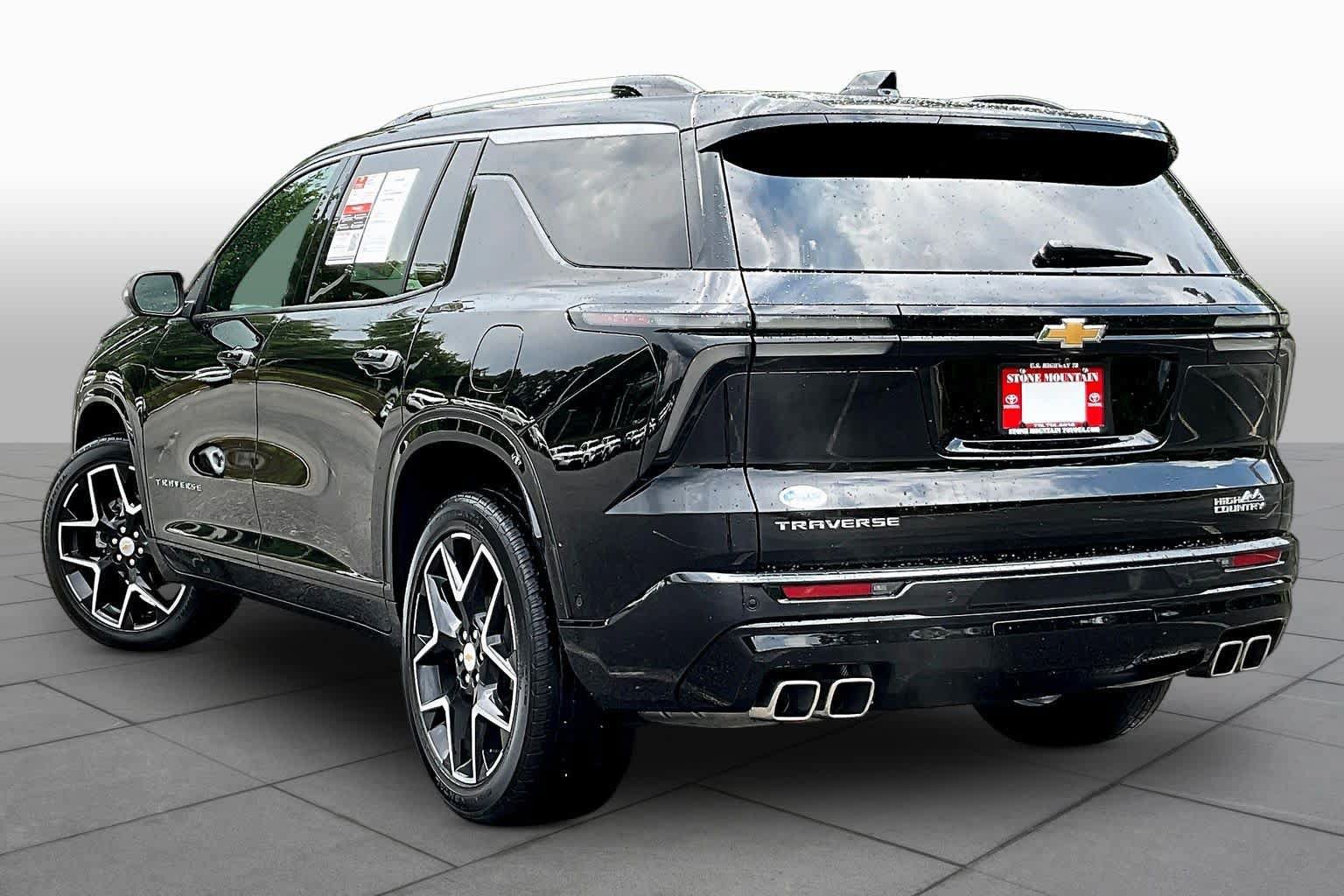 Used 2025 Chevrolet Traverse High Country w/ LPO, Floor Liner Package FWD image 32