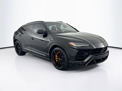 Used 2020 Lamborghini Urus image 3