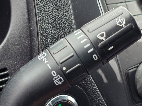 Used 2019 Ford Explorer XLT image 49