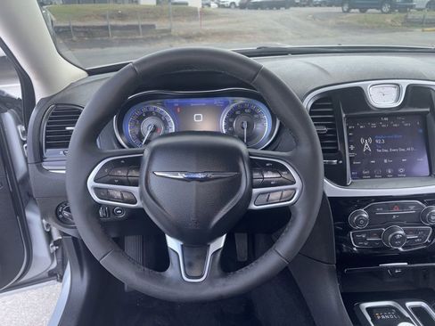 Used 2023 Chrysler 300 Touring w/ Sport Appearance Package image 11