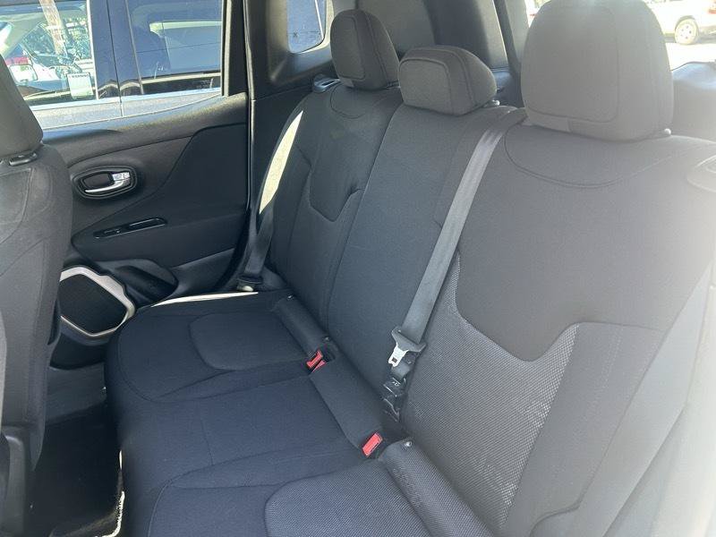 Used 2017 Jeep Renegade Latitude AWD/4WD image 15