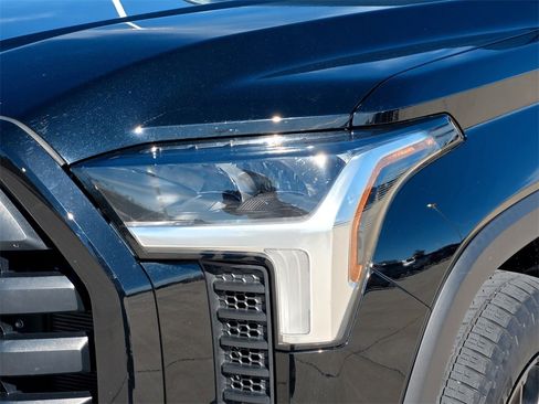 Used 2022 Toyota Tundra SR5 image 3