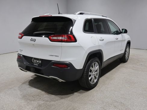 Used 2018 Jeep Cherokee Limited w/ Trailer Tow Group AWD/4WD image 2
