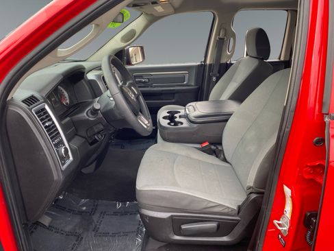 Used 2024 RAM 1500 Classic SLT AWD/4WD image 9