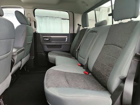 Used 2019 RAM 1500 Classic SLT AWD/4WD image 19