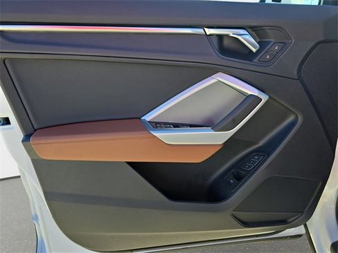Certified 2025 Audi Q3 2.0T Premium image 27