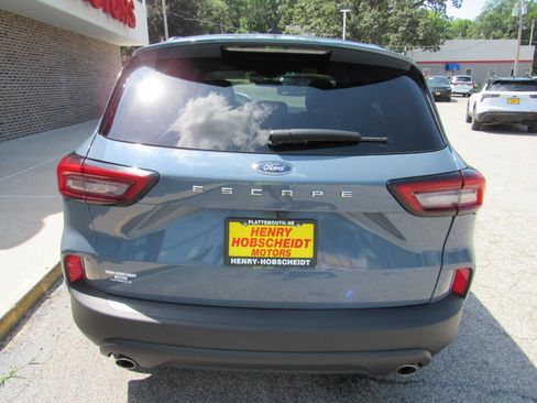 Used 2025 Ford Escape ST-Line FWD image 3