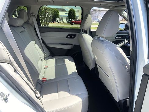 Certified 2023 Nissan Rogue SL w/ SL Premium Package AWD/4WD image 19