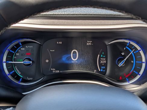Used 2023 Chrysler Pacifica Touring-L FWD image 25