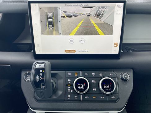 Certified 2025 Land Rover Defender 110 X-Dynamic SE AWD/4WD image 28