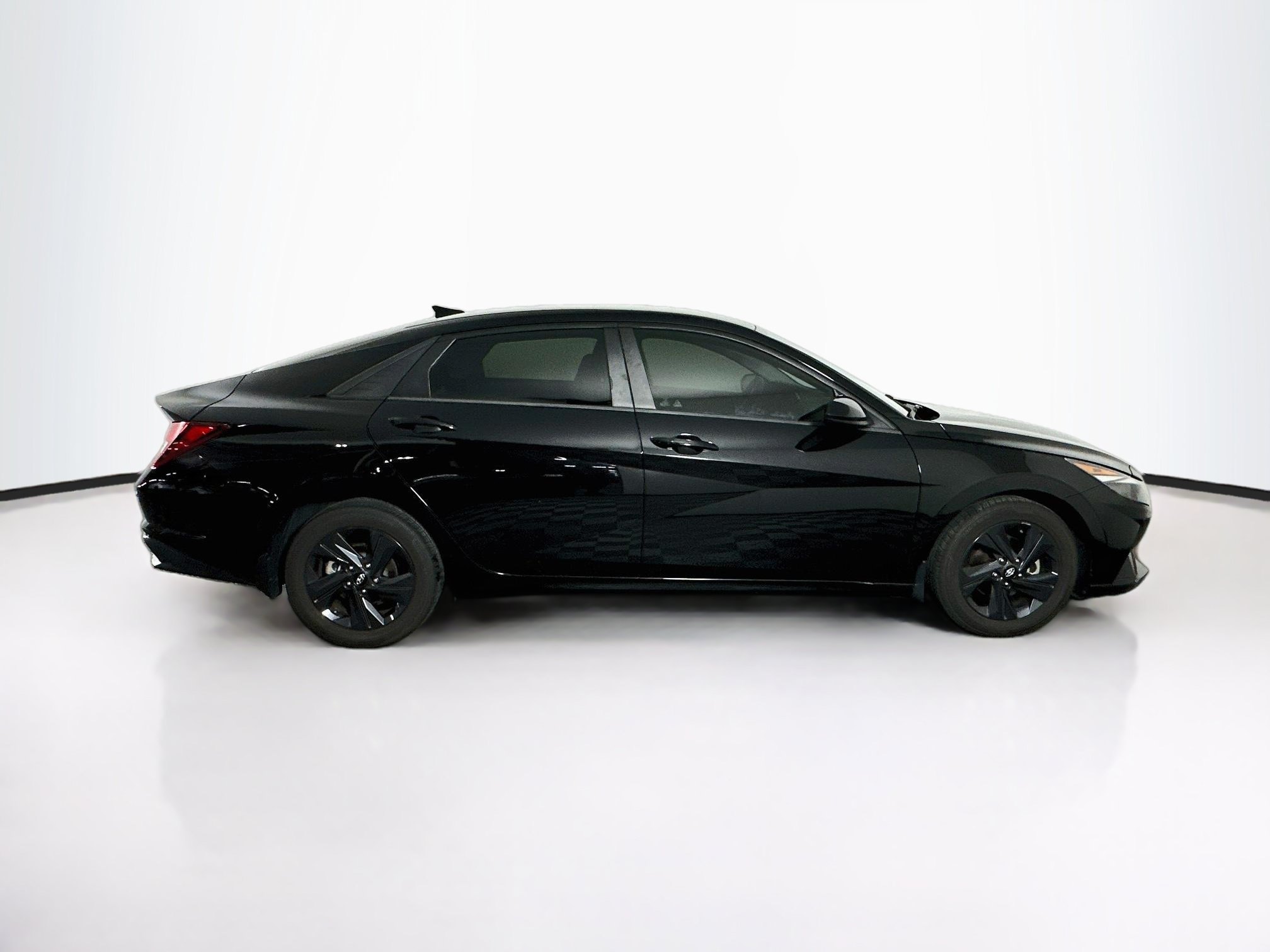 Used 2023 Hyundai Elantra SEL w/ Preferred Accessory Package FWD image 10