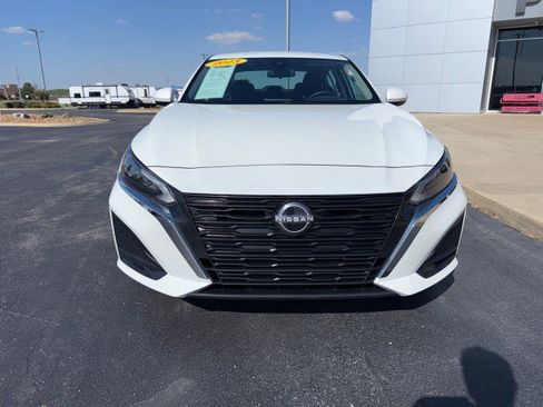 Used 2023 Nissan Altima 2.5 SV FWD image 4