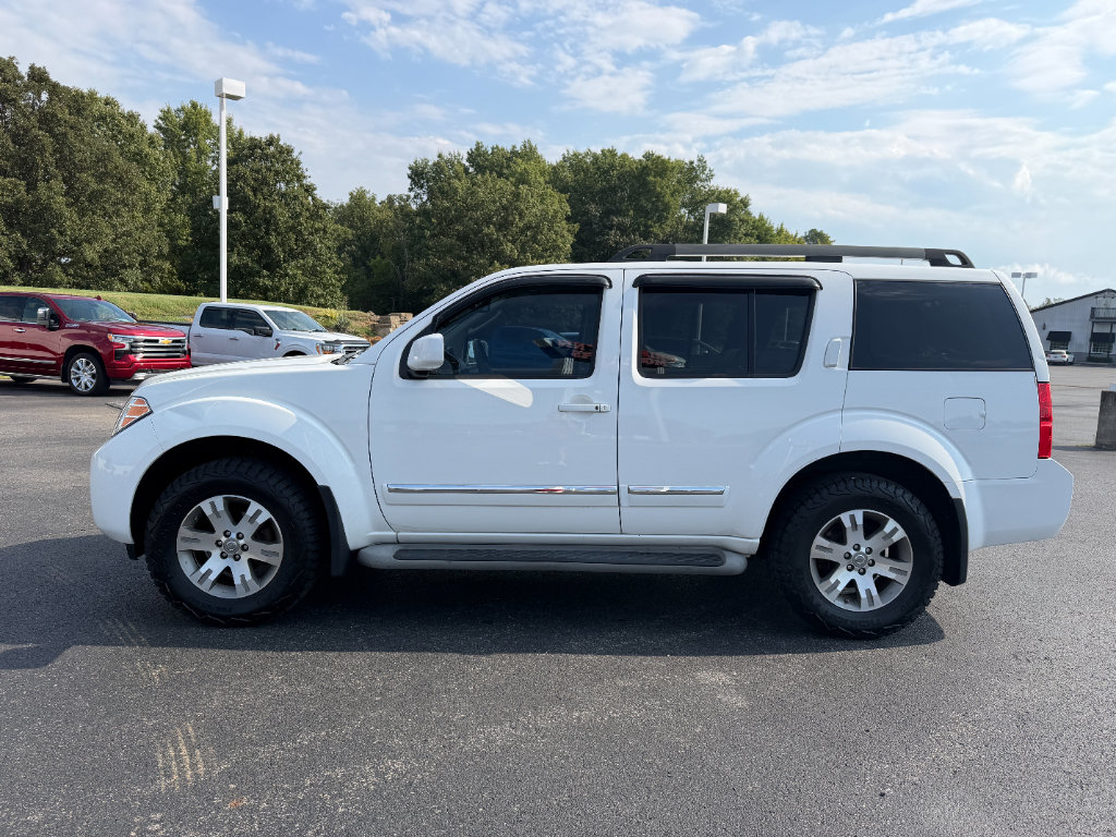 Used 2011 Nissan Pathfinder Silver w/ Protection Pkg AWD/4WD image 4