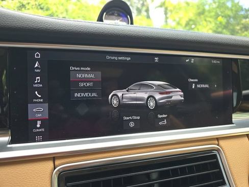 Used 2019 Porsche Panamera 4 AWD/4WD image 19