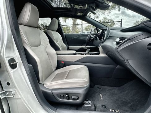 Used 2024 Lexus RX 350 Premium w/ Accessory Package (Z1) image 4