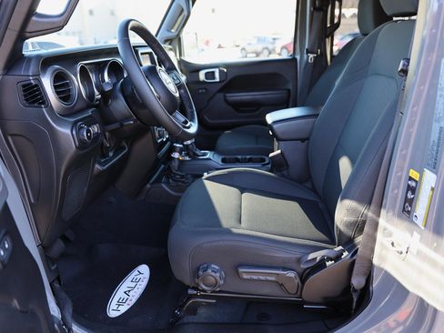 Used 2022 Jeep Wrangler Unlimited Sport image 19