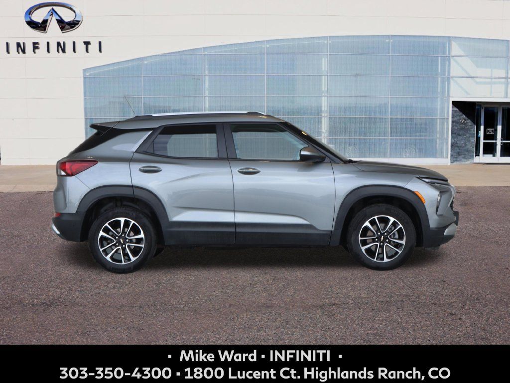Used 2025 Chevrolet TrailBlazer LT AWD/4WD image 8