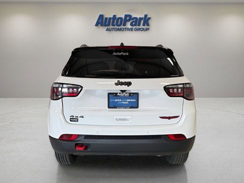 Used 2024 Jeep Compass Trailhawk AWD/4WD image 9