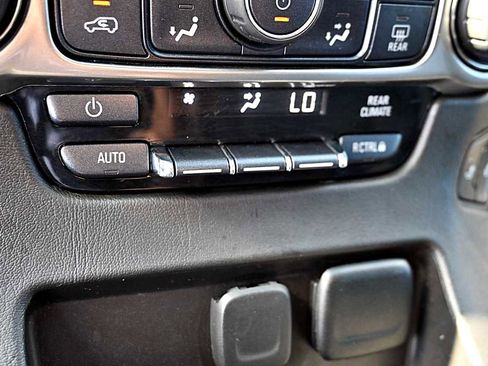 Used 2019 Chevrolet Suburban LT image 29