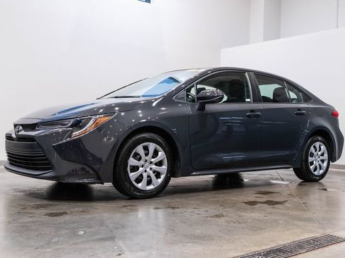 Used 2024 Toyota Corolla LE FWD image 3