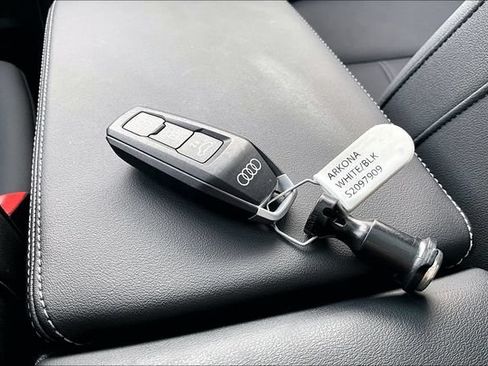 Used 2025 Audi Q5 Premium w/ Convenience Package AWD/4WD image 35
