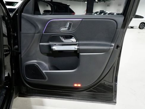 Used 2023 Mercedes-Benz EQB 300 4MATIC w/ Exclusive Package image 24