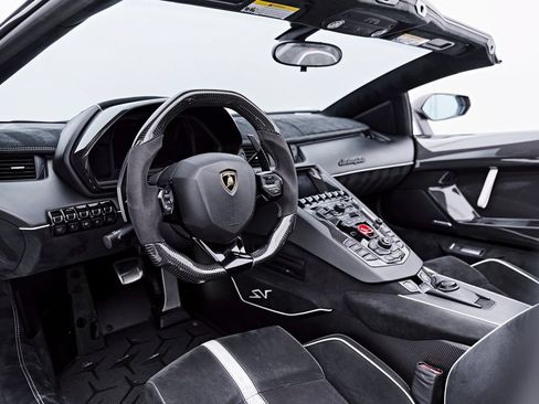 Used 2016 Lamborghini Aventador LP 750-4 Superveloce AWD/4WD image 2