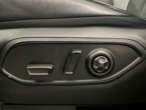 Used 2025 Jeep Grand Cherokee Altitude AWD/4WD image 38