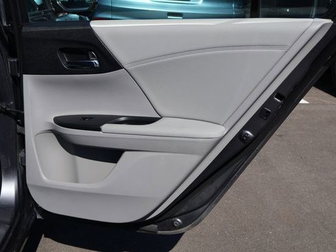 Used 2017 Honda Accord EX-L image 14