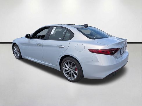 Used 2023 Alfa Romeo Giulia Sprint RWD image 6
