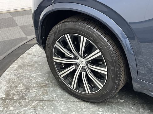 Used 2023 Volvo XC90 B6 Plus image 34