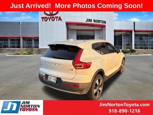 Used 2021 Volvo XC40 T5 Momentum w/ Protection Package Premier AWD/4WD image 7