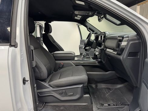 Used 2022 Ford F150 XLT w/ Equipment Group 302A High image 16