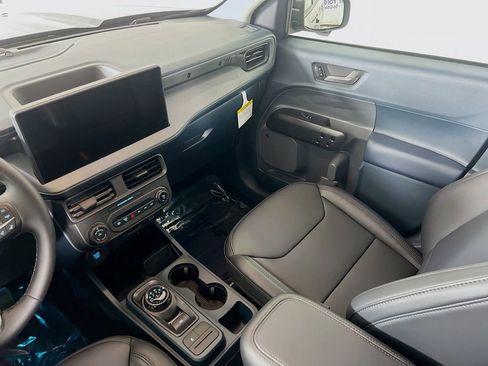 New 2026 Ford Maverick Lariat w/ Black Appearance Package image 27