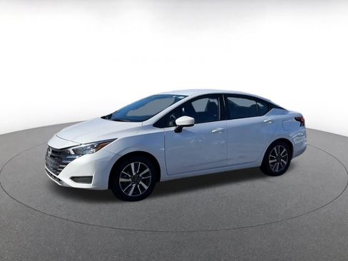 Used 2025 Nissan Versa SV image 8