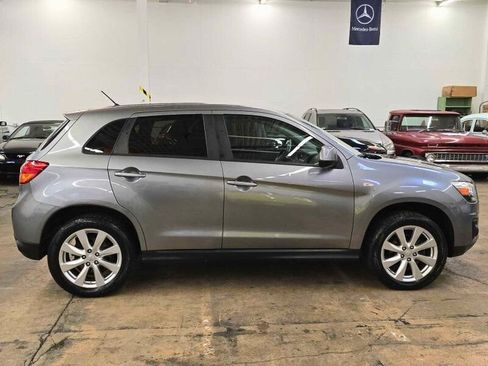 Used 2015 Mitsubishi Outlander Sport ES image 2