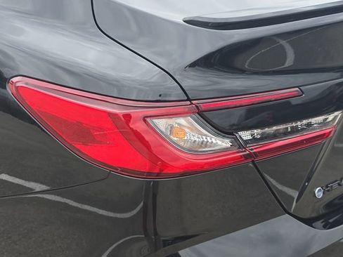 Used 2026 Toyota Camry SE FWD image 34