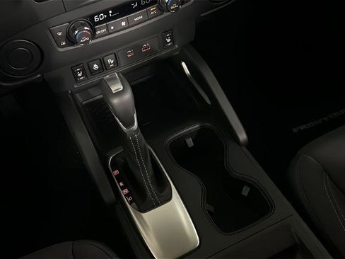 Used 2024 Nissan Frontier SV w/ Technology Package image 22