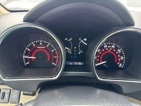 Used 2012 Toyota Highlander SE w/ Tow Pkg AWD/4WD image 5