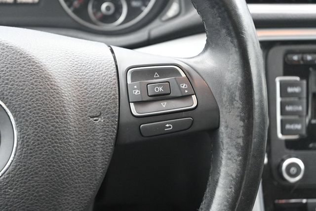 Used 2012 Volkswagen Passat 2.5 SE FWD image 19