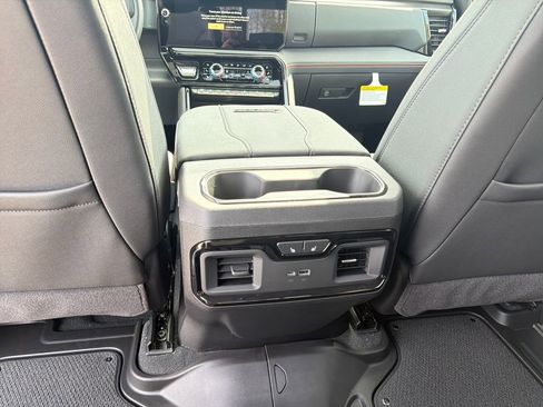 New 2026 GMC Sierra 2500 AT4 w/ AT4 Preferred Package AWD/4WD image 21
