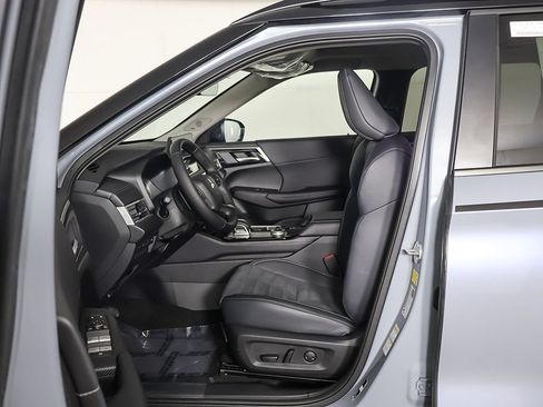 New 2026 Mitsubishi Outlander AWD image 31